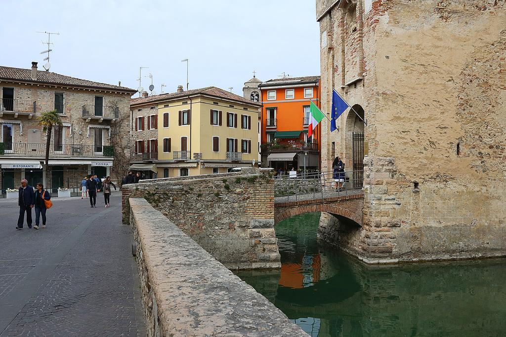 Aurora Sirmione Appartamenti Eksteriør billede
